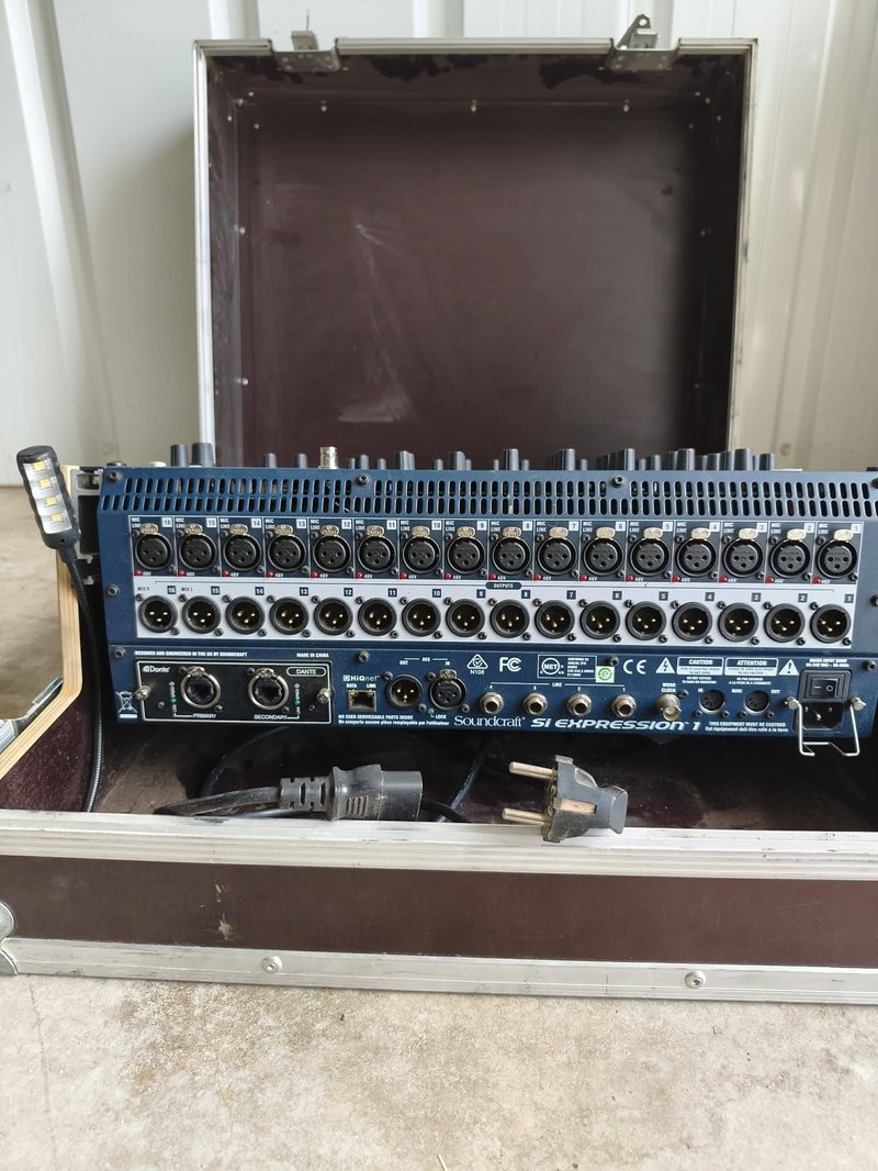 Soundcraft arrière